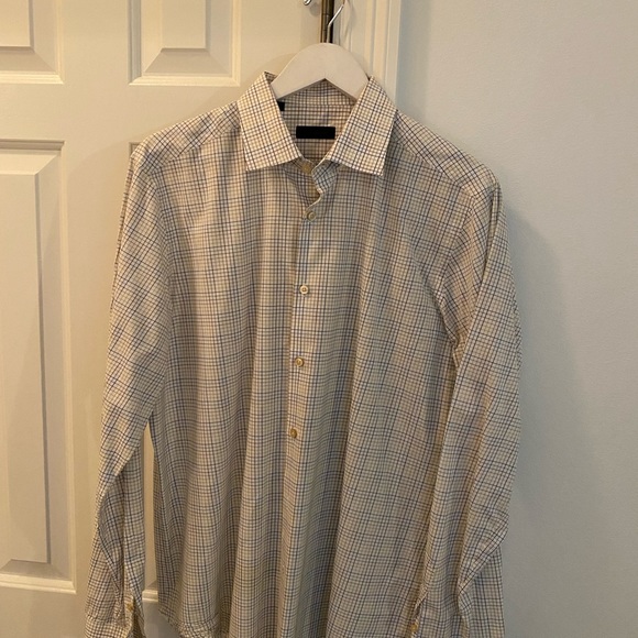Button down - Picture 2 of 3